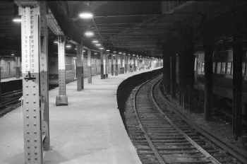 Station-Flatbush_Ave-Bklyn-Interior-10-13-78_(Madden-Keller)_12.jpg (63580 bytes)